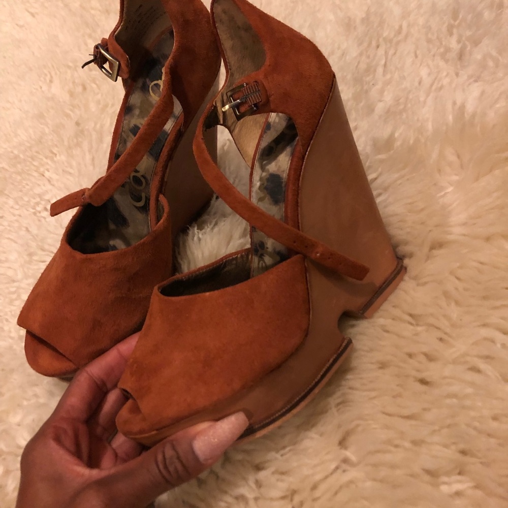 Beautiful chestnut 🌰 Sam Edelman wedges